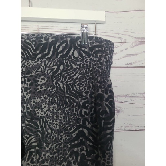 Torrid Gray Animal Print Skinny Mid Rise Athletic Yoga Leggings Womans Size 1x - Picture 3 of 4